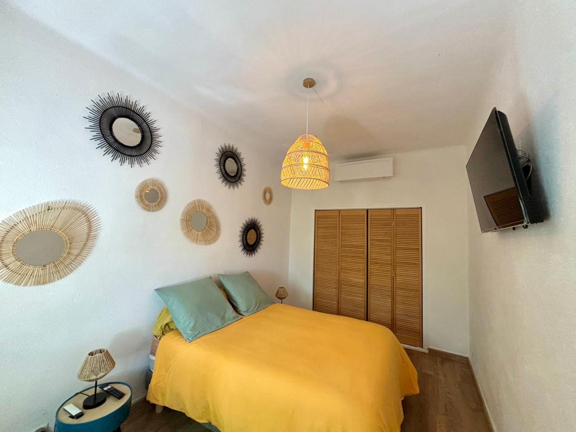 Appartement Eygalieres Avec Petit Jardin Exterior foto